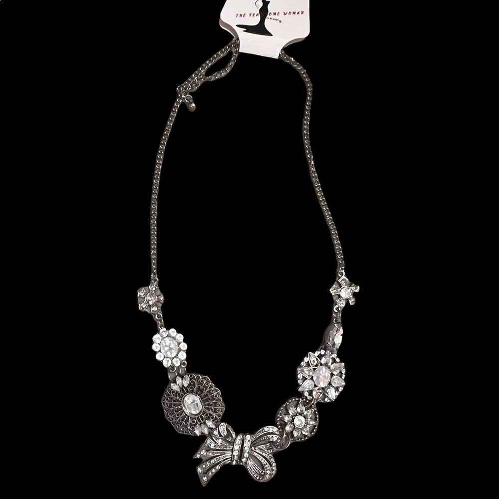 SILVER CRYSTAL EMBELLISHED BOW NECKLACE